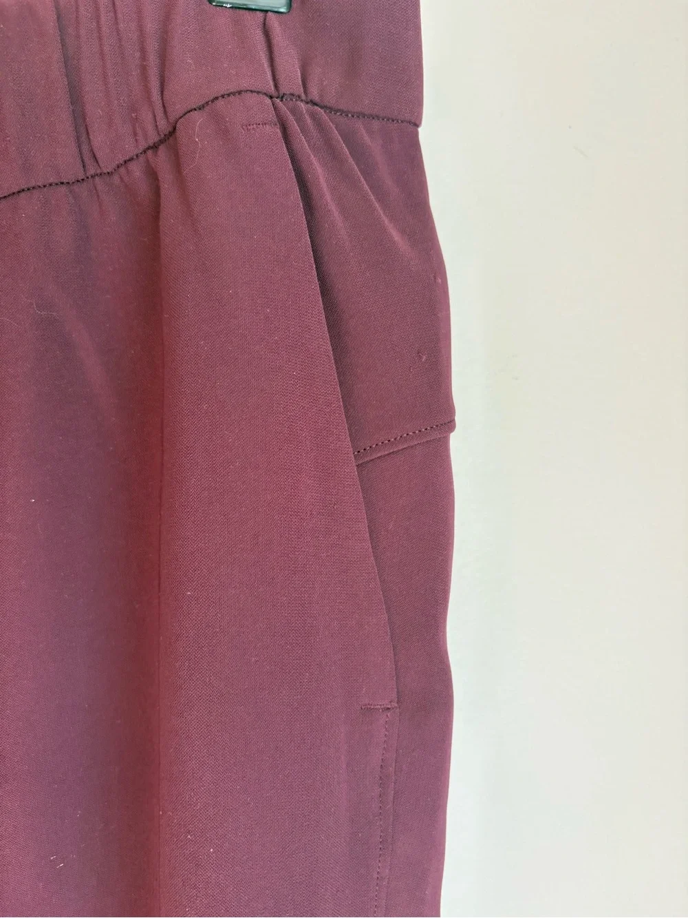 Lululemon Women’s Joggers Maroon Size 6 - Picture 6 of 8